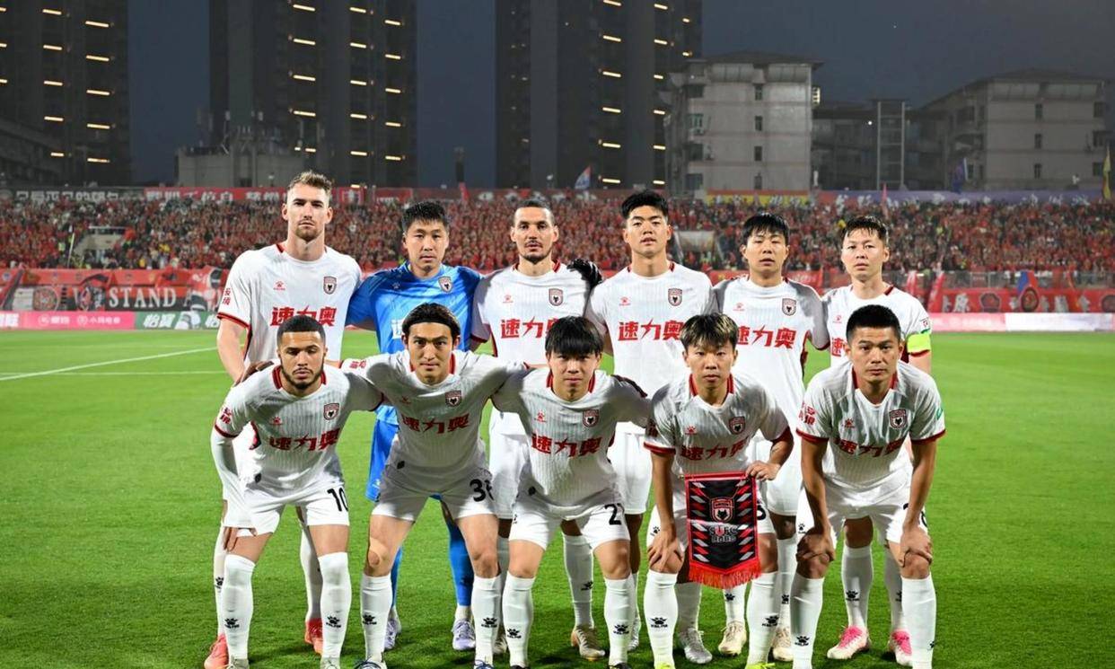 Leisu Sports-包含亚冠冲刺阶段再迎强敌；阿贾克斯调整名单；主帅态度——引发热议；赛季目标并未改变的词条